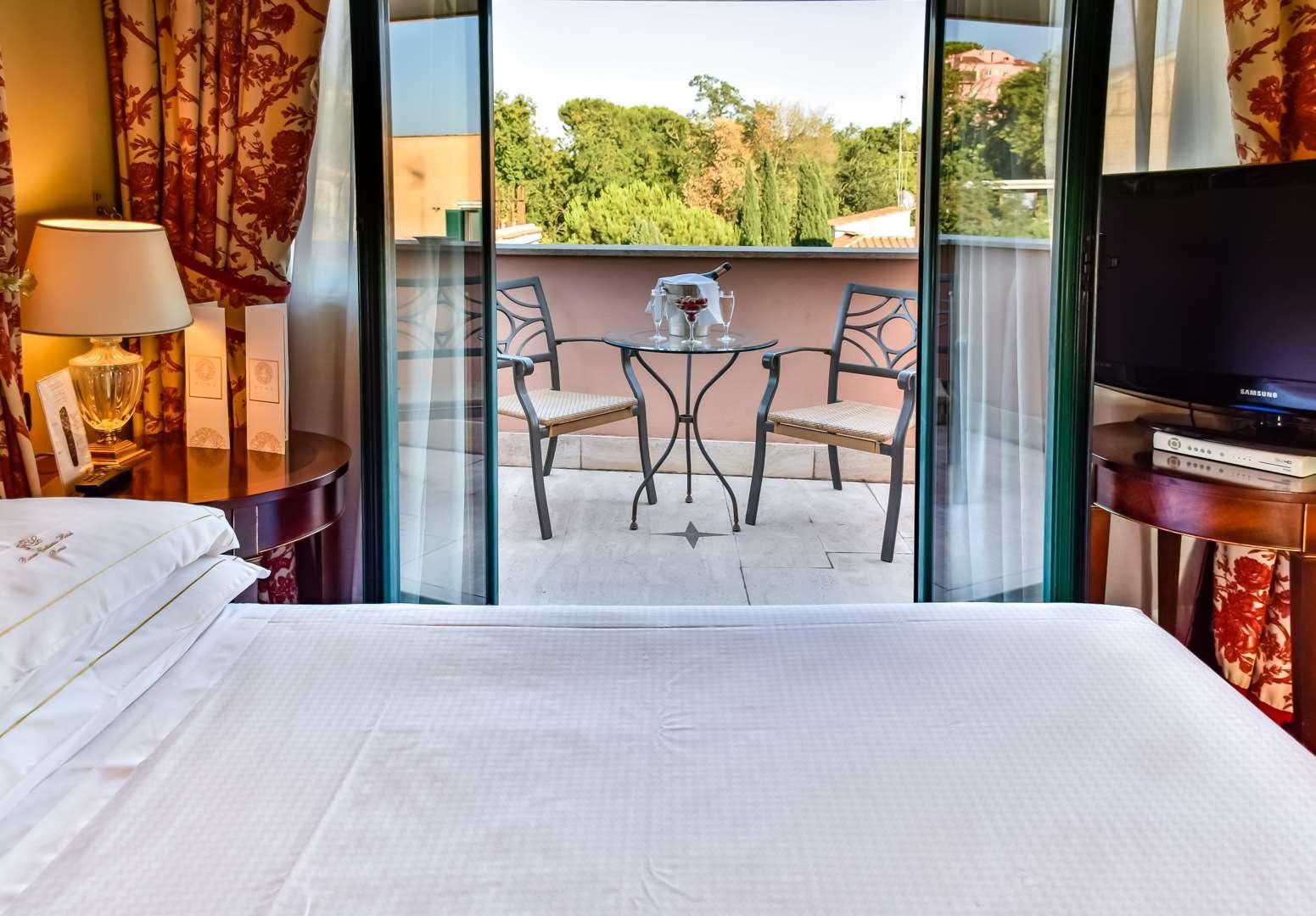 River Chateau Hotel Roma Esterno foto