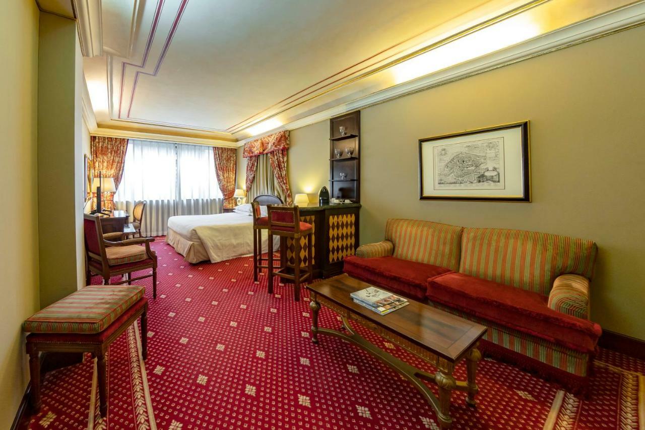 River Chateau Hotel Roma Esterno foto